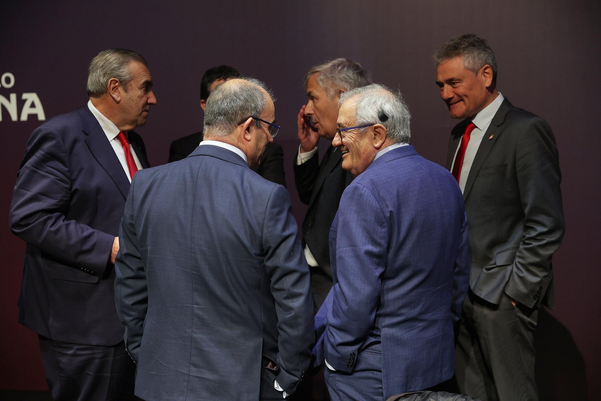 Fotos de la Asamblea de socios de Osasuna en Baluarte