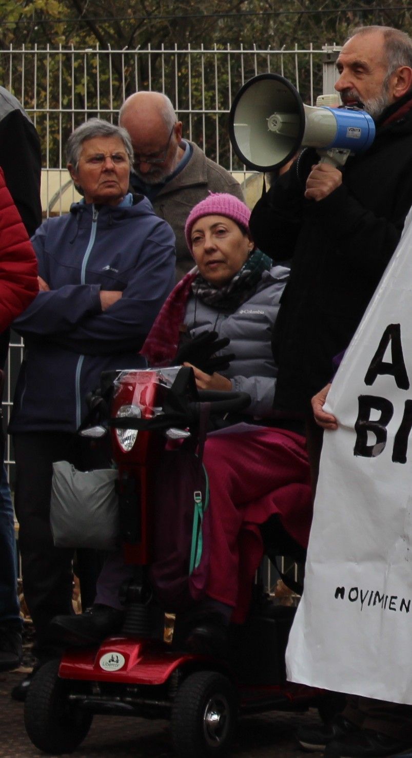 Marisa Castro, como persona con movilidad reducida, acudió desde Bilbao para apoyar la reivindicación
