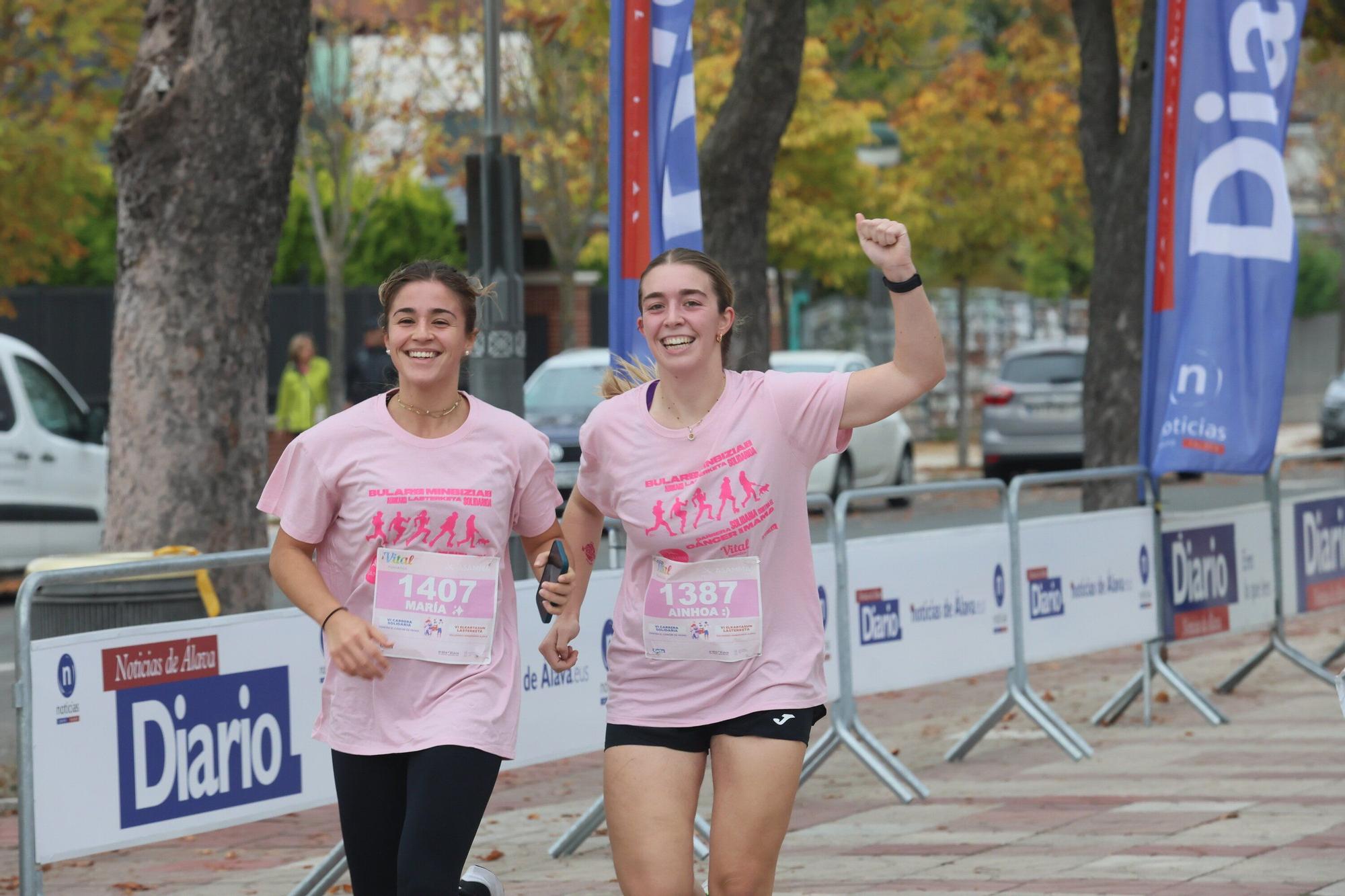 En imágenes: Vitoria se vuelca con la VI Carrera Solidaria contra el Cáncer de Mama