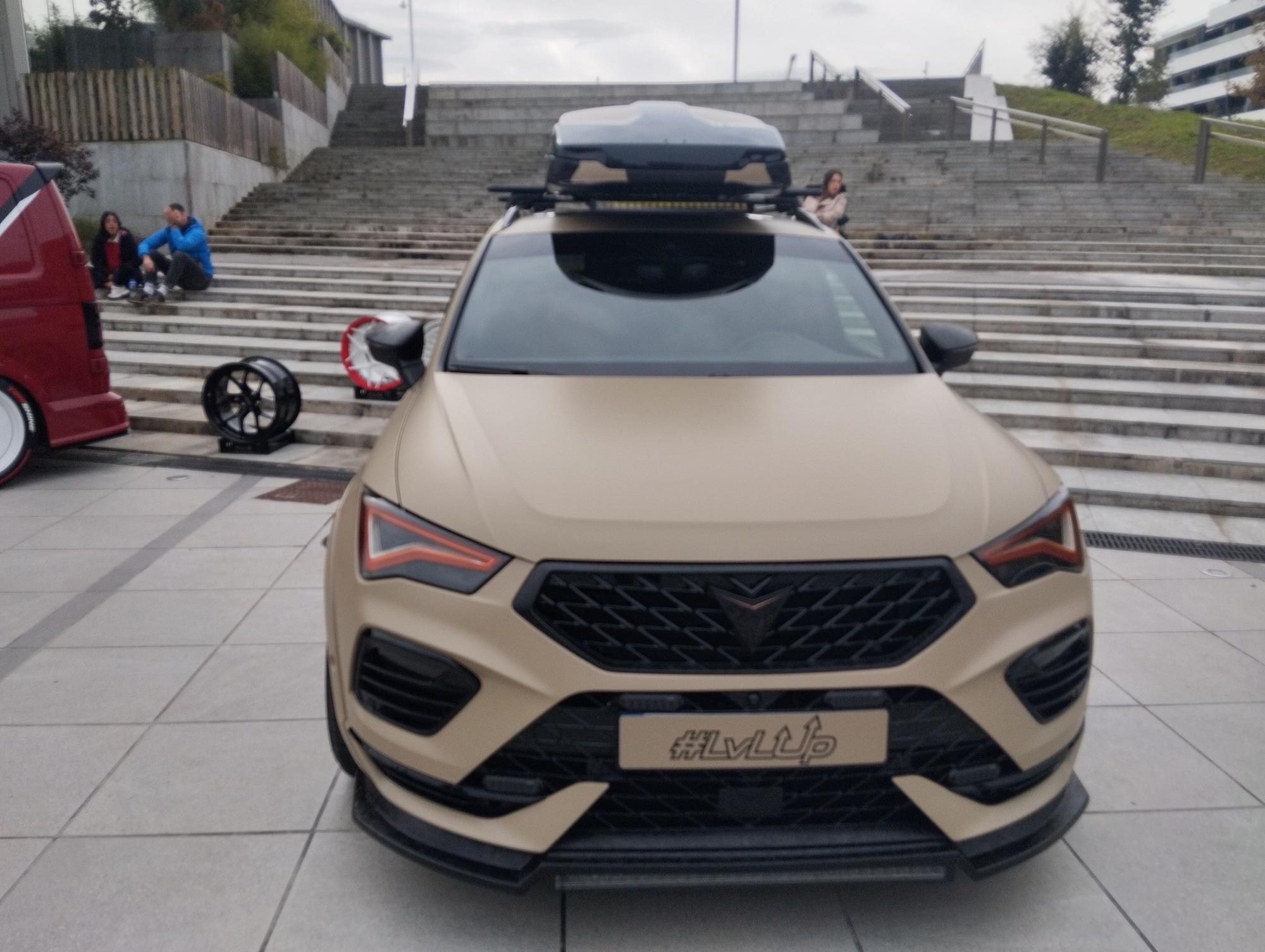 Exhibición de coches tuneados en San Pedro