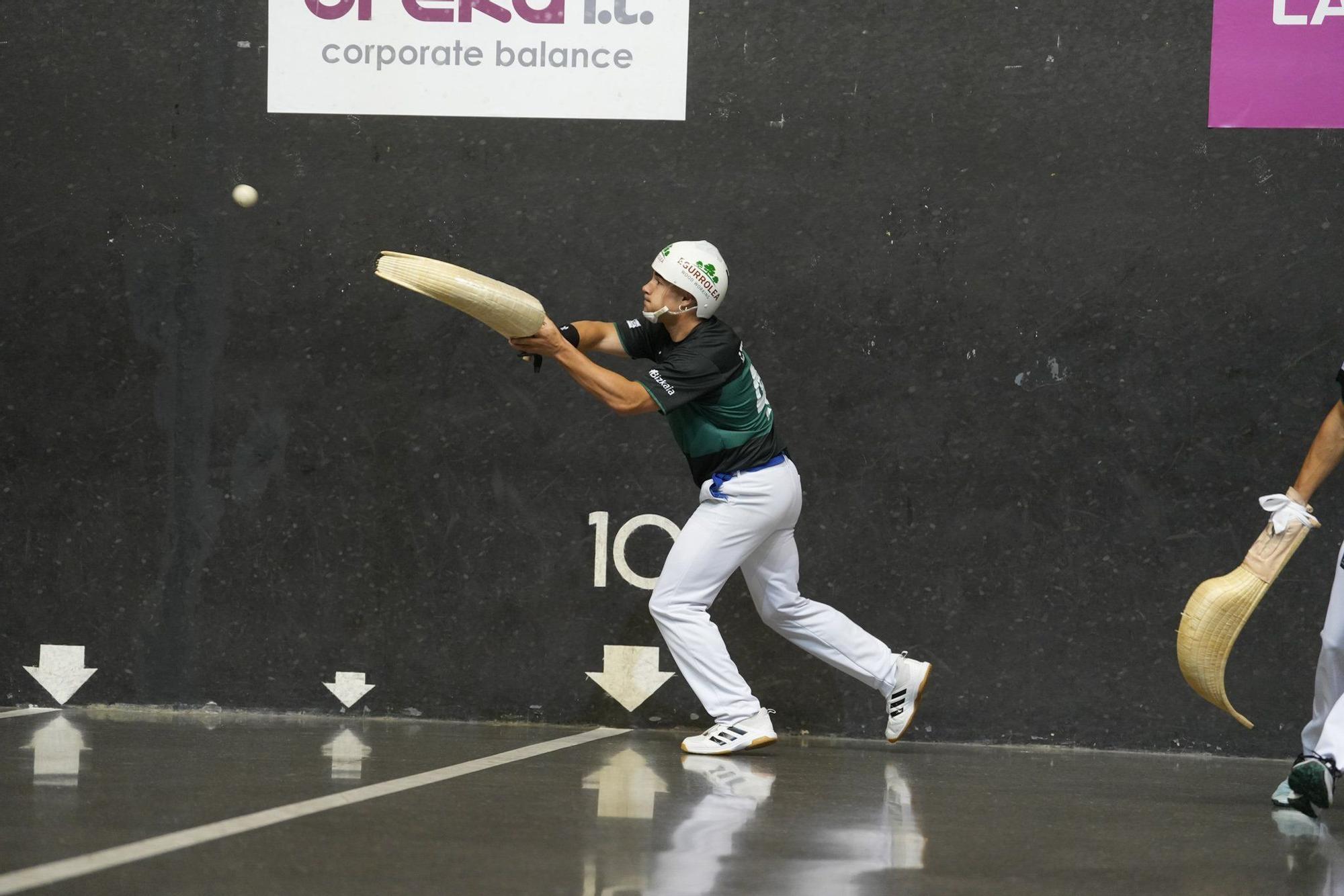 Alex Goitiandia-Lekerika y Urreisti-López suman sus primeros triunfos del Winter Series ante Johan-Gorka y Goixerri-Manci en la jornada inaugural del Winter Series.