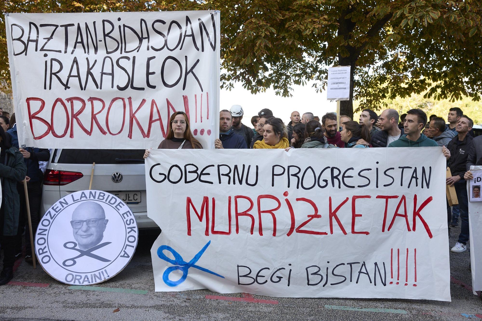 Concentración ante Educación en el marco de la huelga docente en los centros de FP