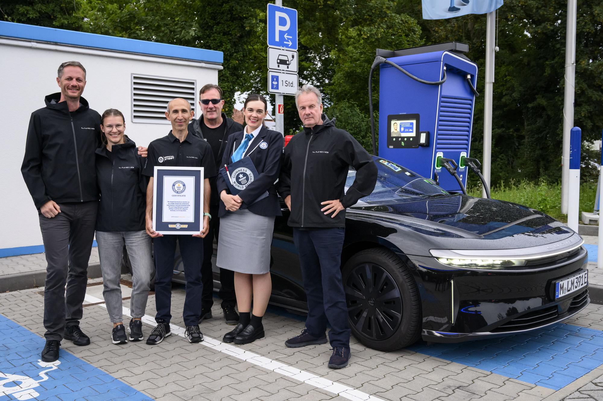 Lucid_Air-Grand-Touring_Guinness-World-Records-Title_16.JPG