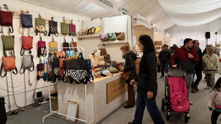 La artesania alavesa vuelve a llenar la plaza de los Celedones de Oro de mano de Lan Berri