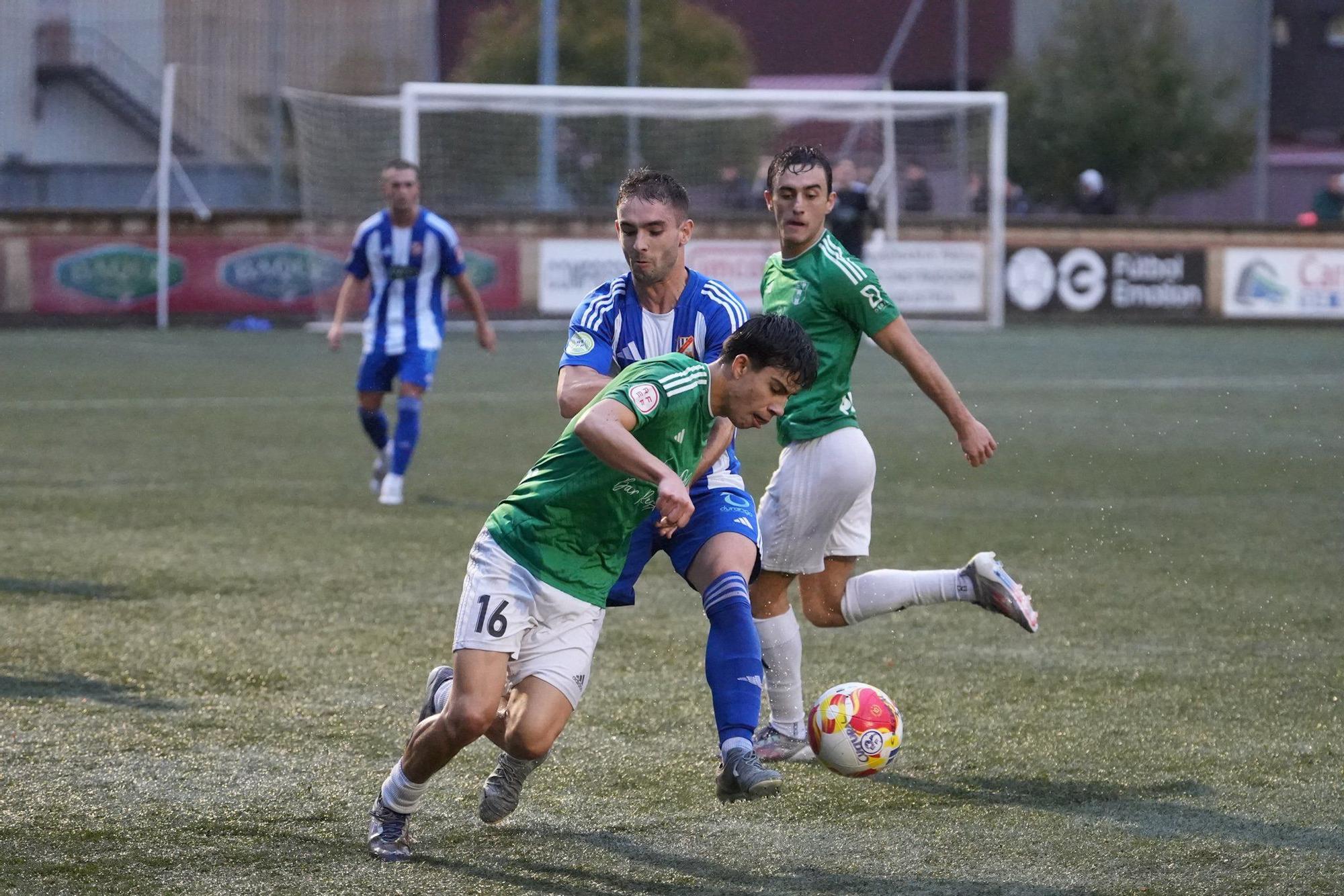 En imágenes: arieta corta la racha del Derio