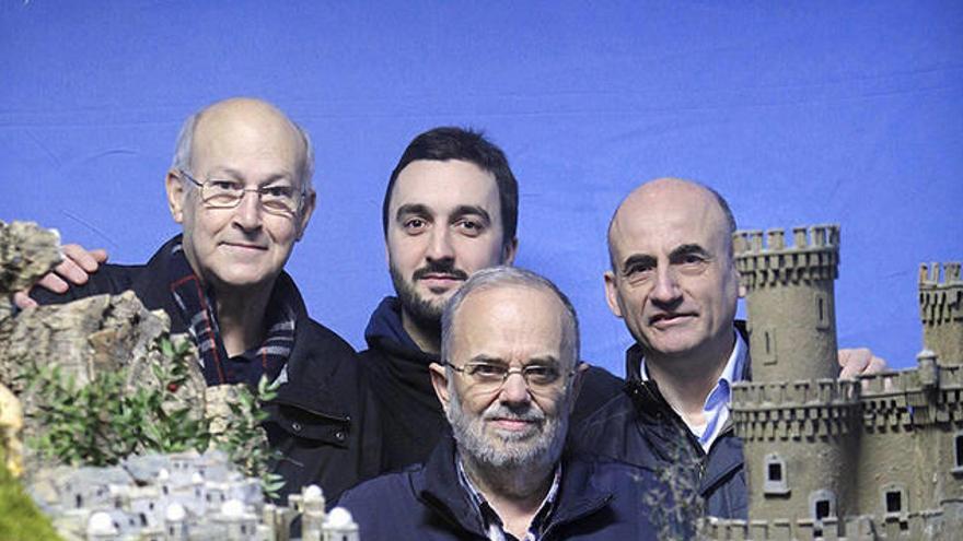 De izquierda a derecha: Vicente Iriso, Jon Expósito y Jesús Mari Monreal. Delante, Javier Uterga.