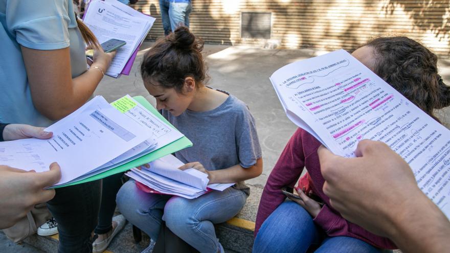 El alumnado ESO de la escuela vasca podrá recibir extraescolares de lectura y matemáticas