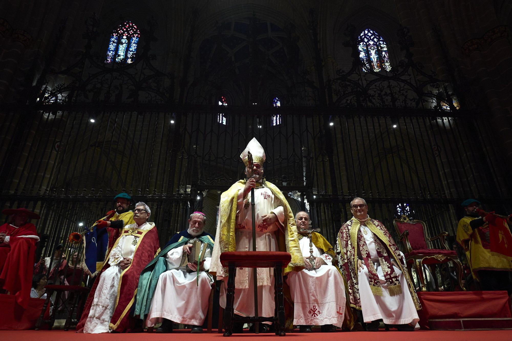 Fotos de la ceremonia de coronación de Carlos III, rey que unificó los tres burgos de Pamplona