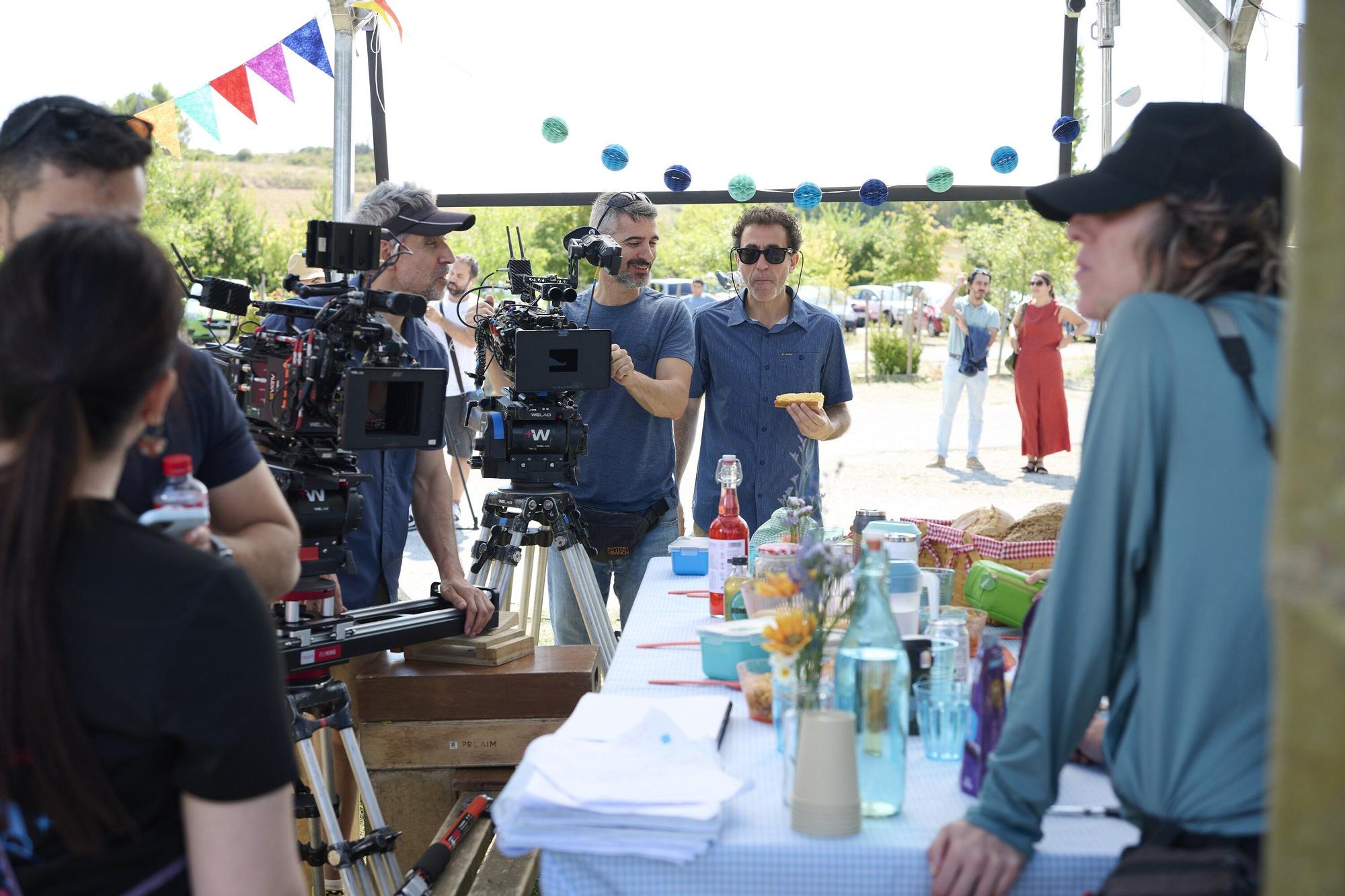 Rodaje de la película "TRES DE MÁS” con los actores Salva Reina y Kira Miró