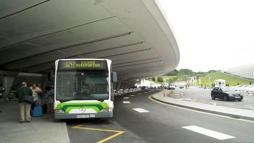 Estudian cómo instalar una cabina en el aeropuerto.