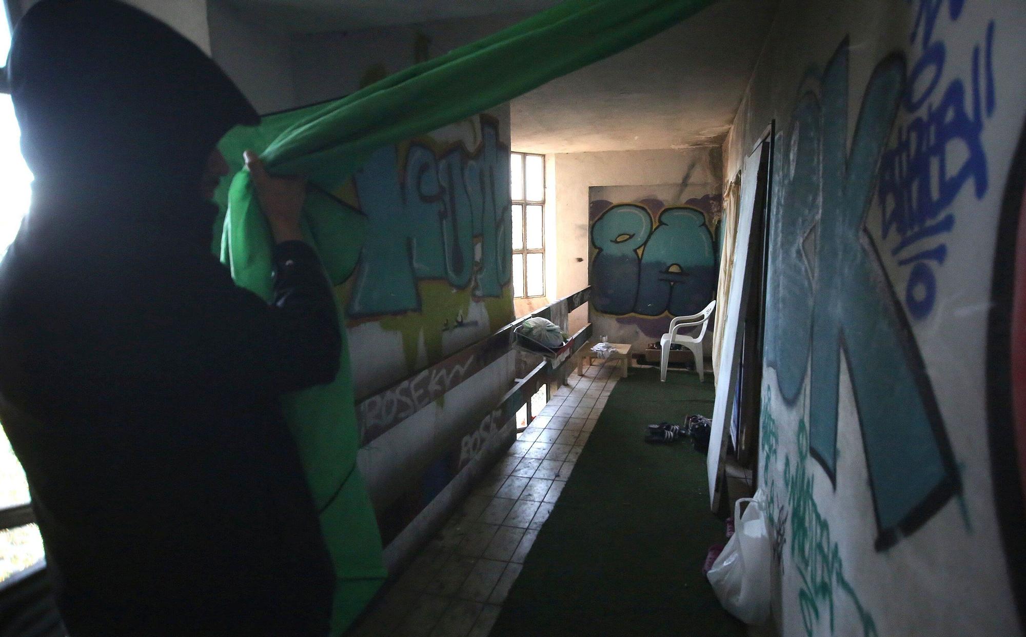 Fotos del antiguo convento de las Agustinas en Aranzadi, en ruinas, donde malviven decenas de personas