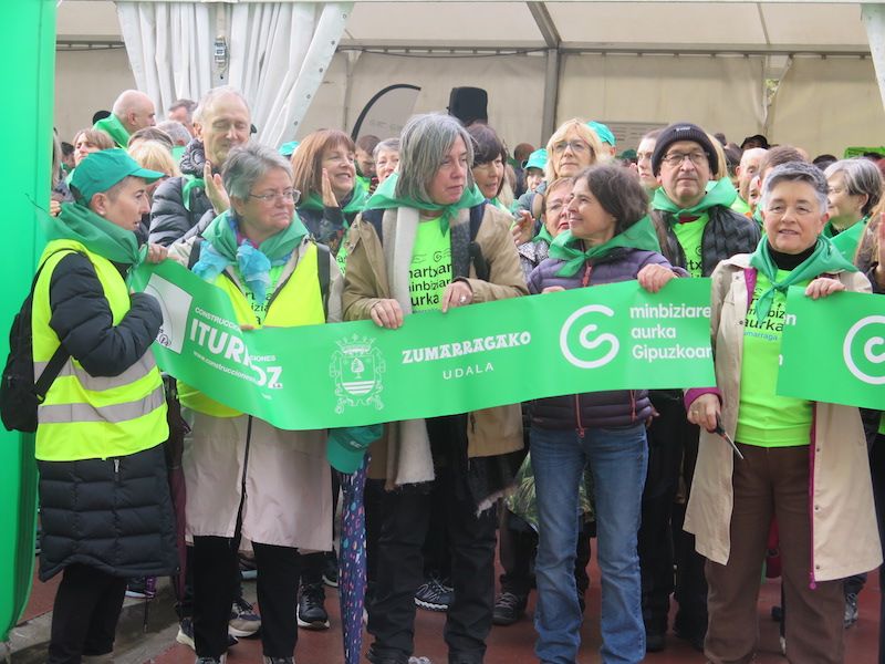 La marcha contra el cáncer de Urretxu y Zumarraga, en imágenes