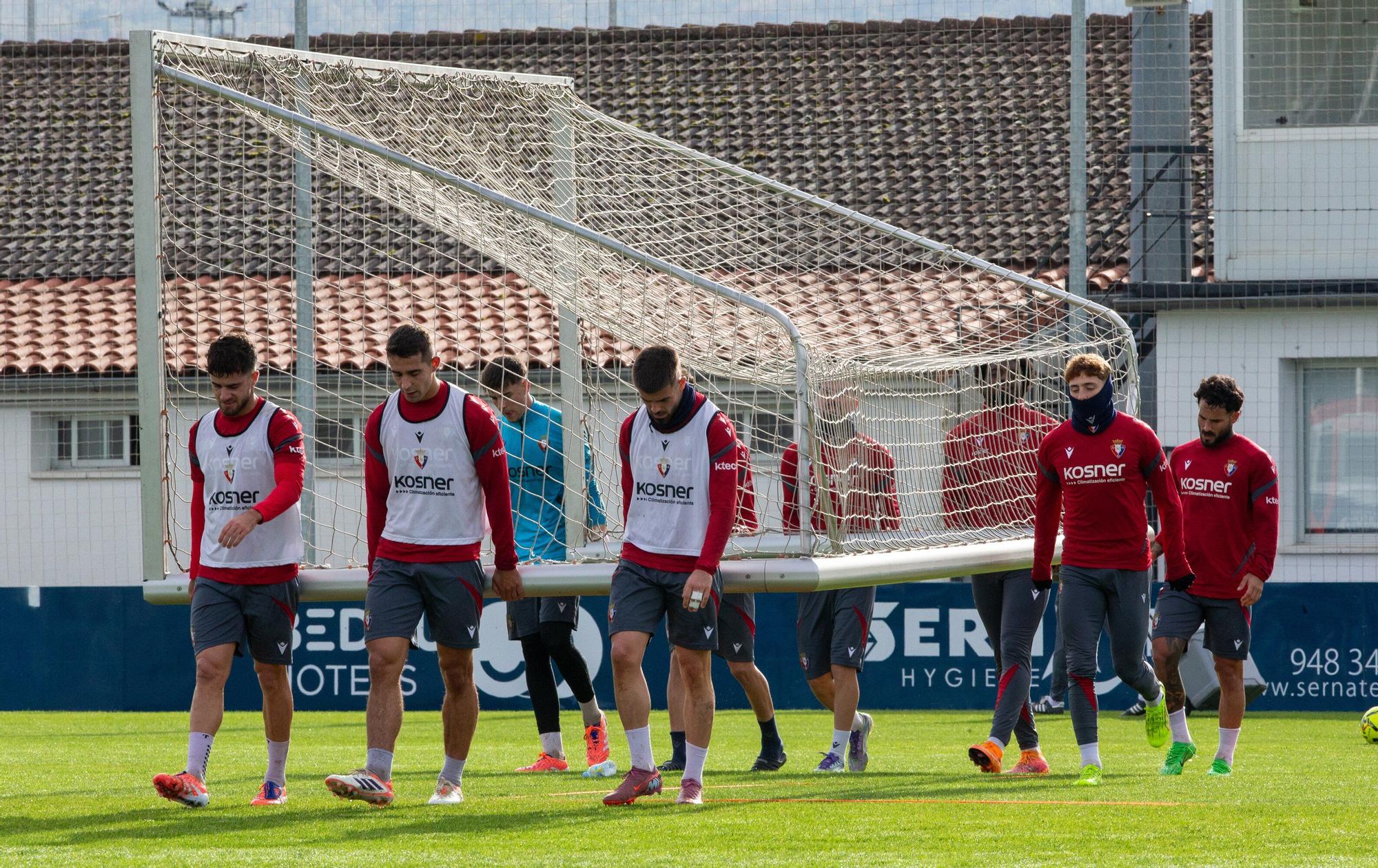 Fotos del entrenamiento de Osasuna en Tajonar tras la derrota ante la Real Sociedad