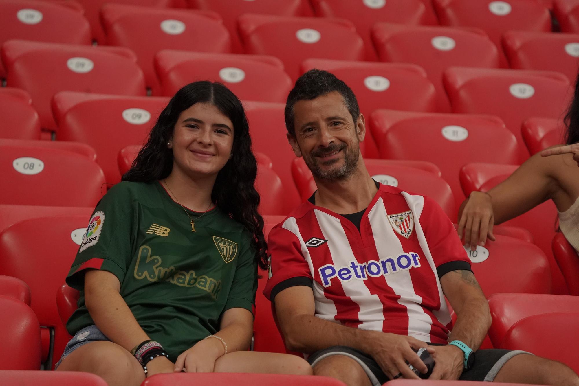 En imágenes: ¿Has estado en San Mamés viendo el Athletic-Sevilla? Búscate en nuestra galería