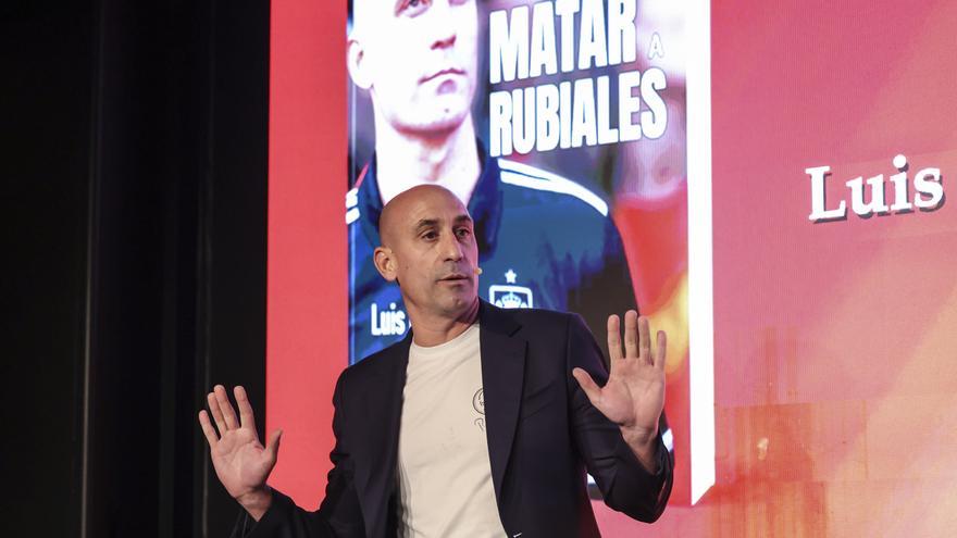 El sobrino de Rubiales, detenido tras lanzar huevos a su tío en la presentación de su libro