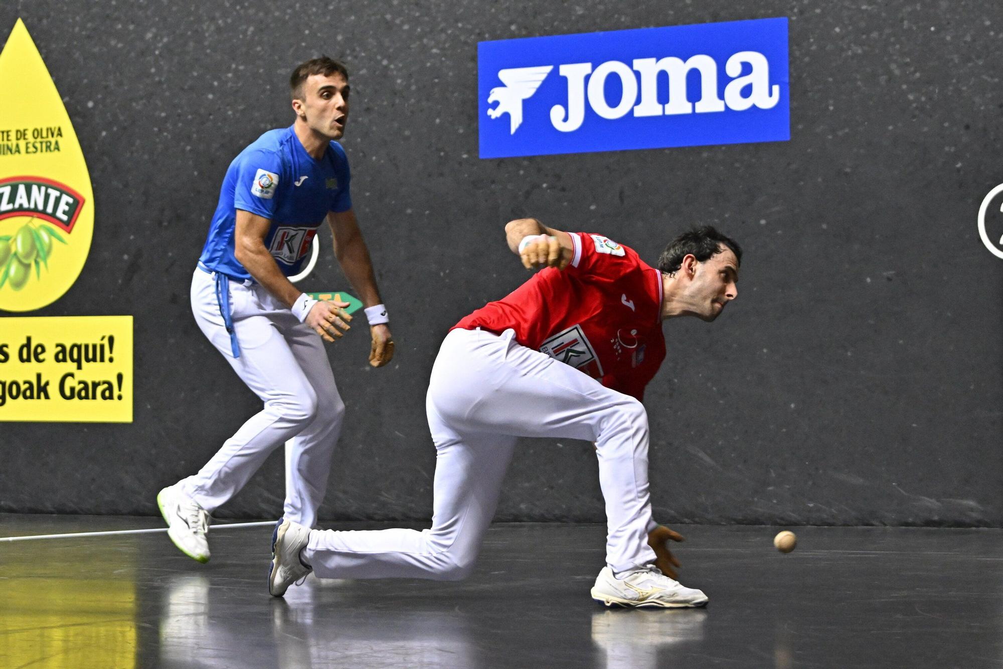 Jokin Altuna supera a Jon Ander Peña en la primera jornada de la liguilla de cuartos de final del Cuatro y Medio.