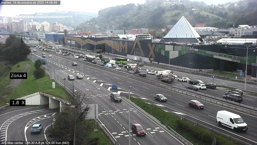 Retenciones en la A-8 dirección Bilbao por un accidente de tráfico
