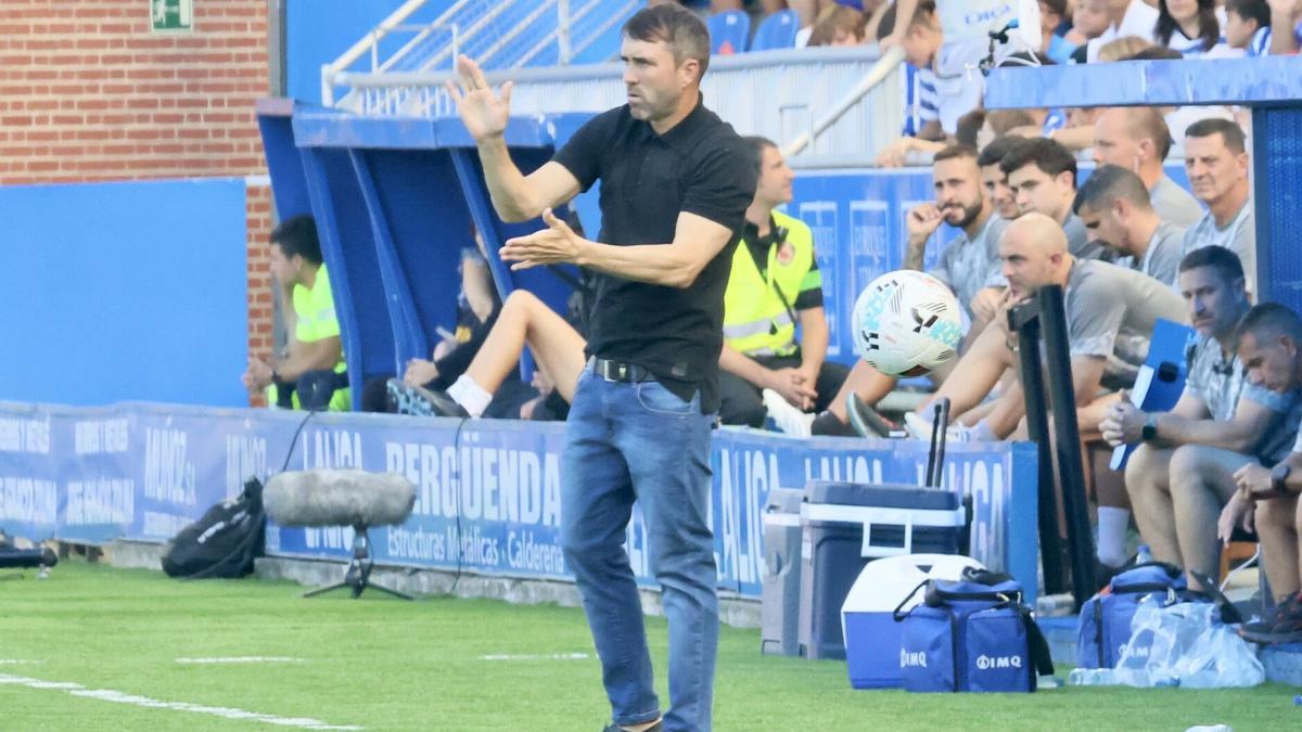 Eduardo Coudet durante el partido frente al Atlético de Madrid.