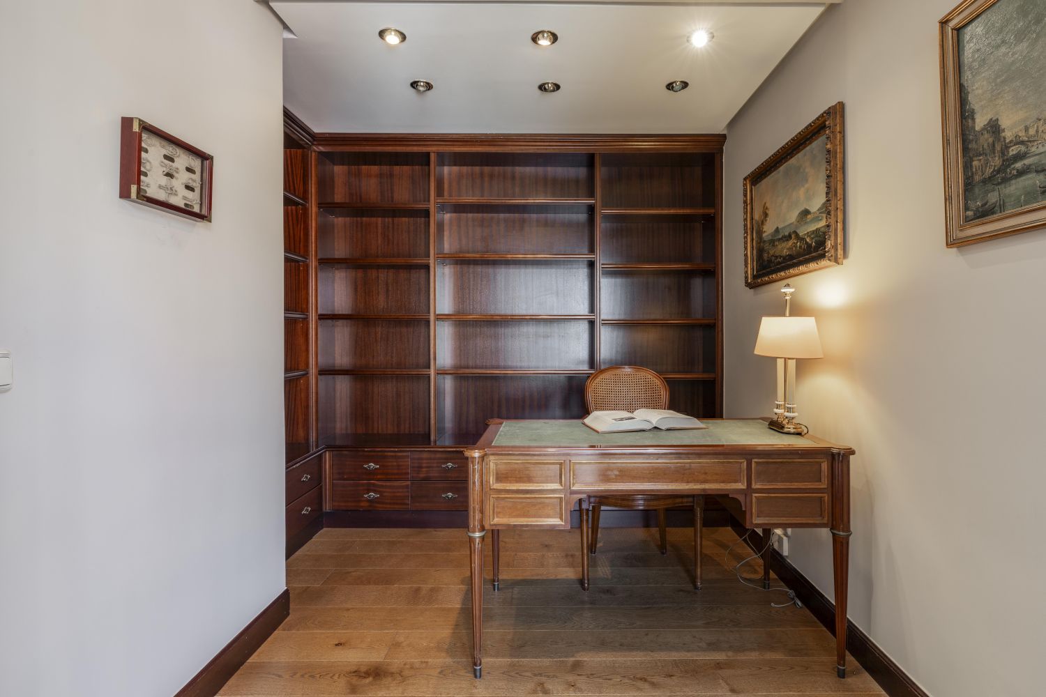 Vivir en el corazón de San Sebastián: espacio, luz y carácter en el Gros más exclusivo
