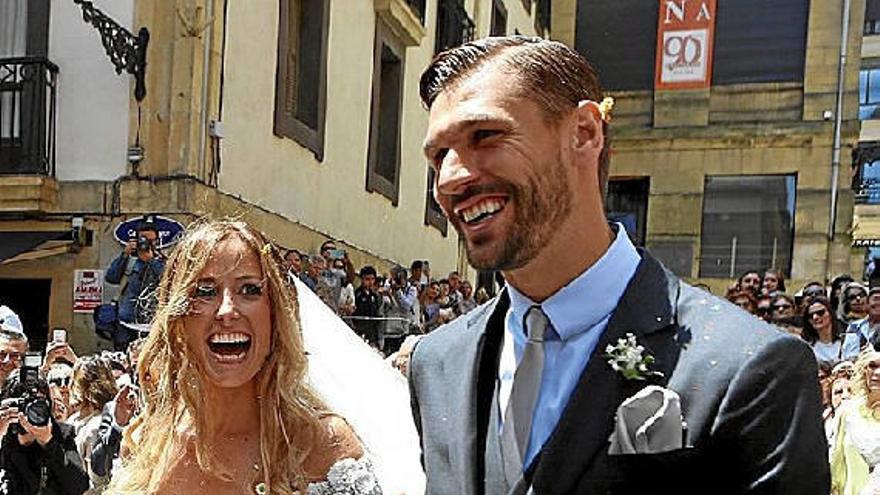 Fernando Llorente, el día que contrajo matrimonio en Santa María con su esposa donostiarra.