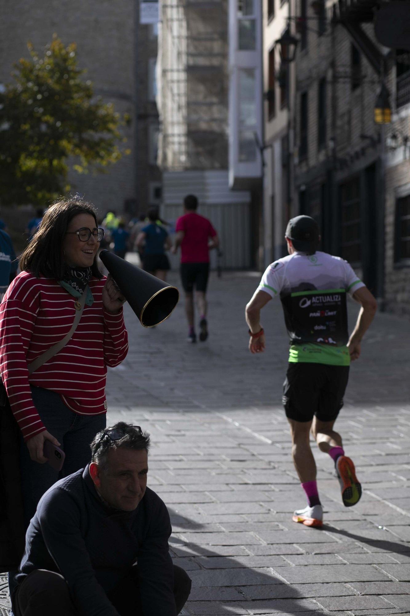 En imágenes: Miles de personas participan en La Conquista de la Almendra