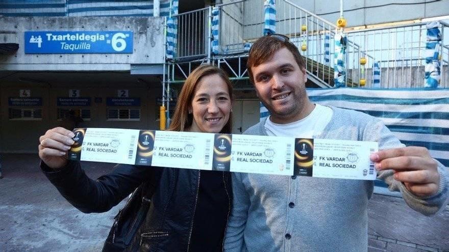 Los 220 hinchas recogen sus entradas para Skopje