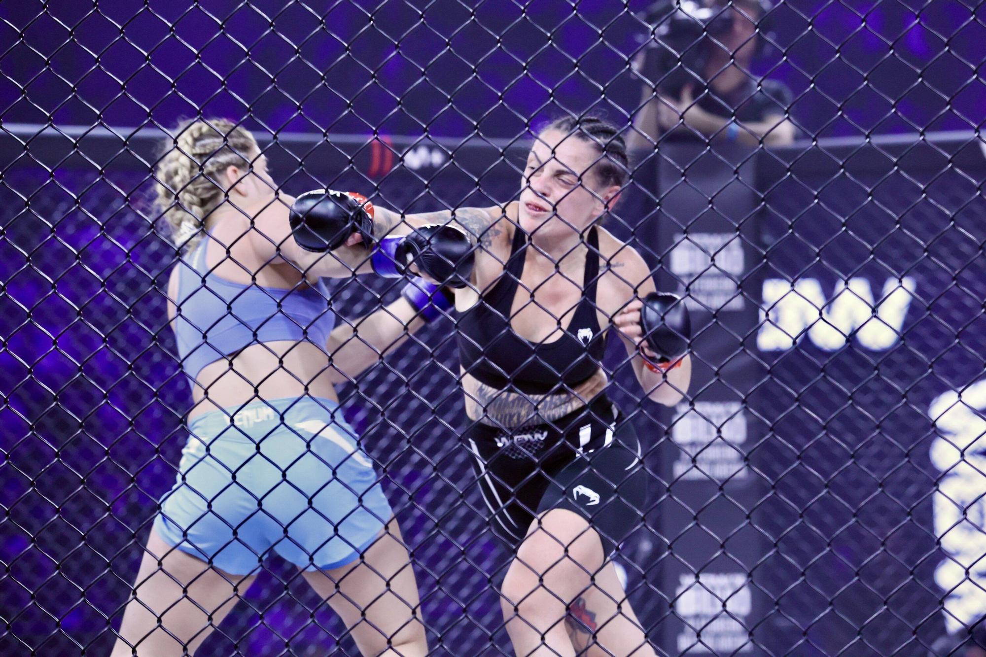 En imágenes: El Buesa se rinde al MMA con Topuria como estrella