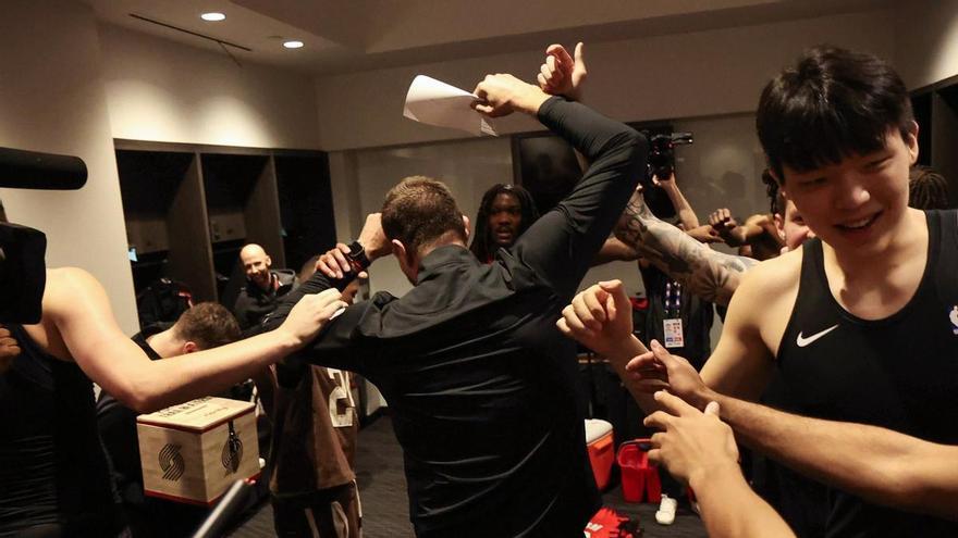 Splitter lleva a Portland al 'play off' de la NBA