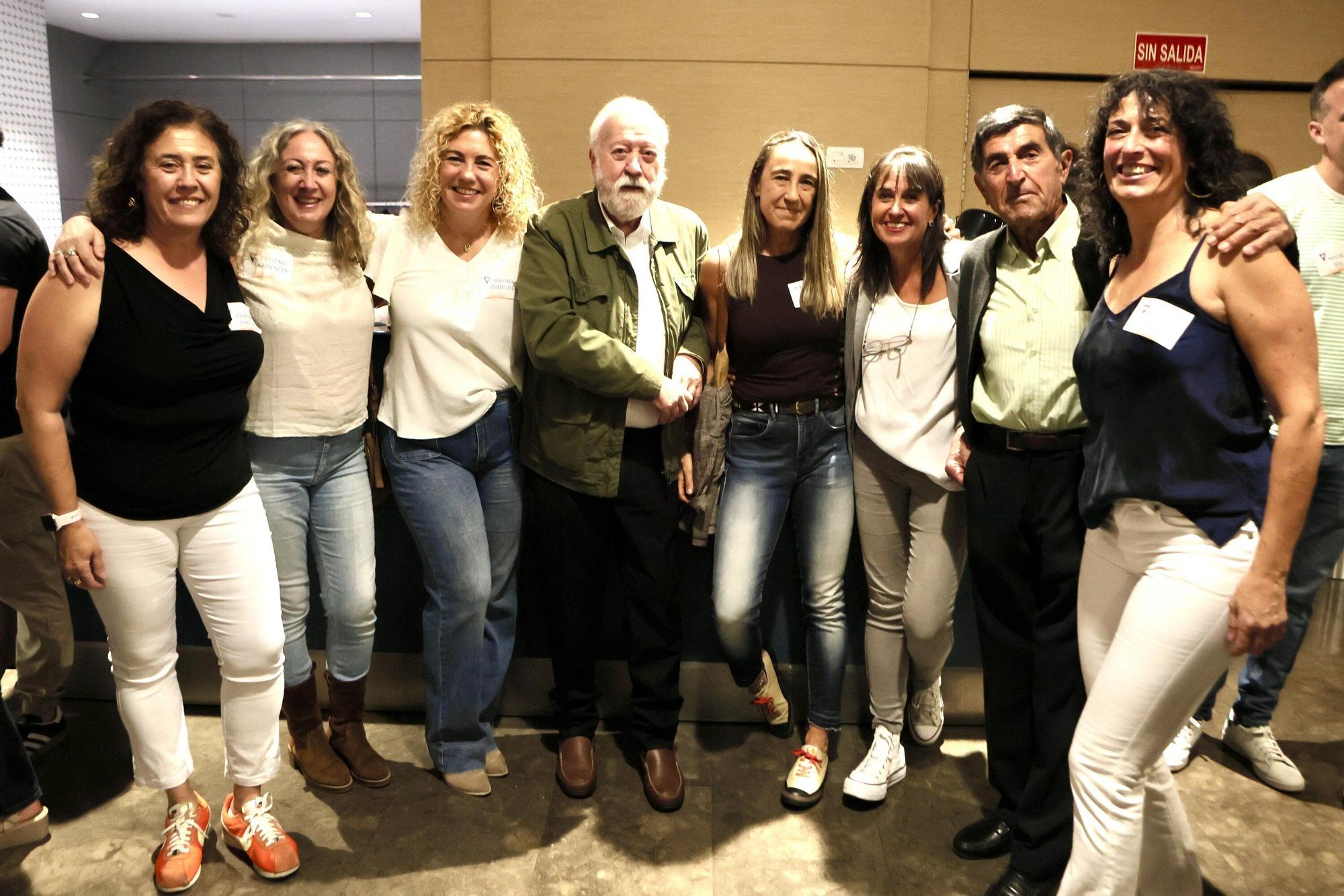En imágenes: Homenaje al histórico entrenador de atletismo alavés Víctor Clemente