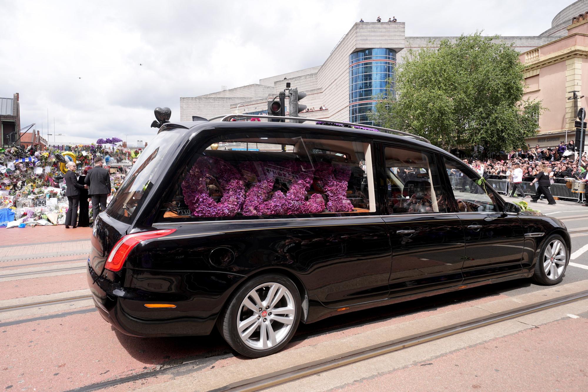 Multitudinario funeral de Ozzy Osbourne en Birmingham