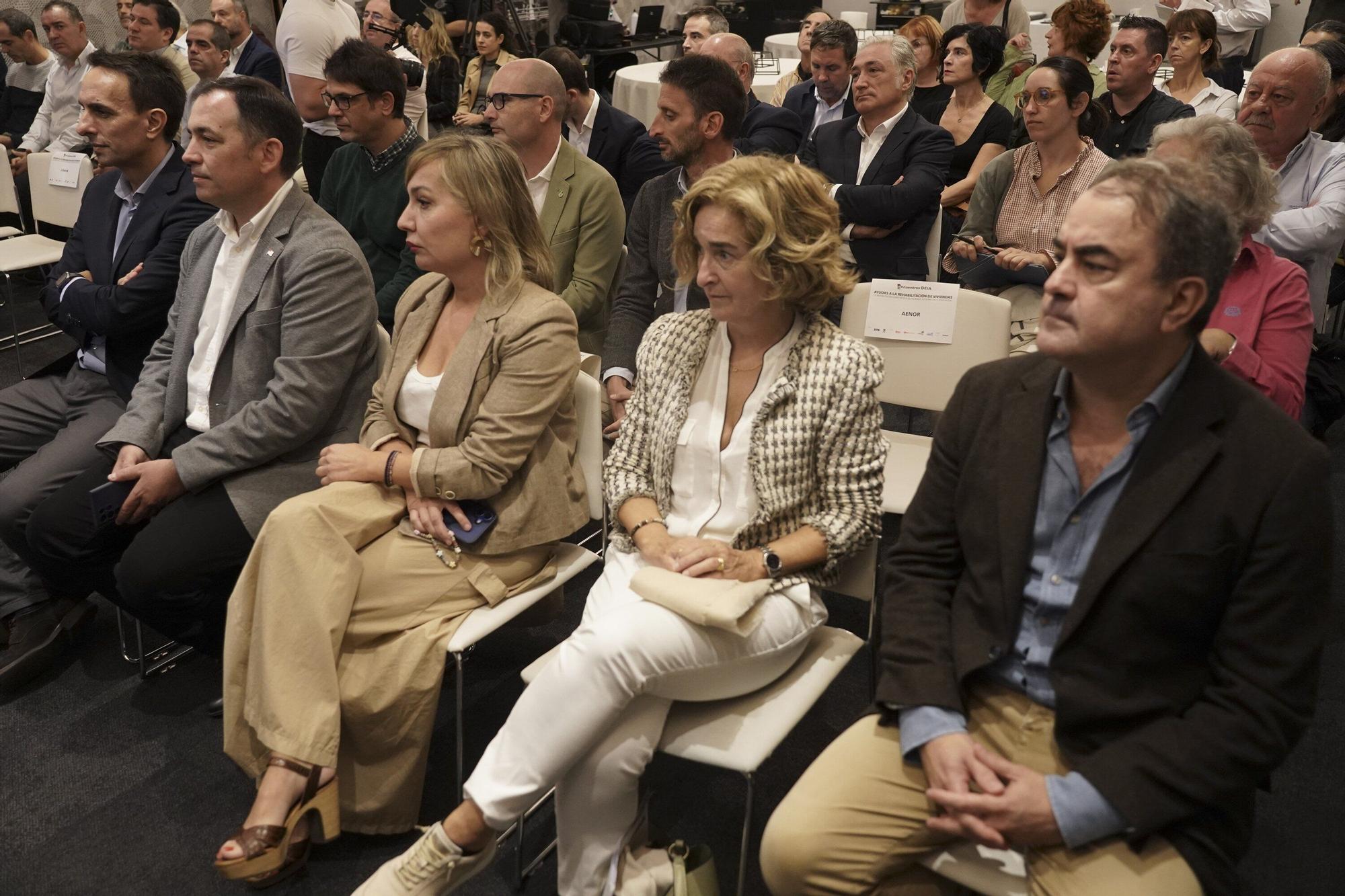 Todas las imágenes del "Encuentro Deia: Rehabilitación y vivienda"