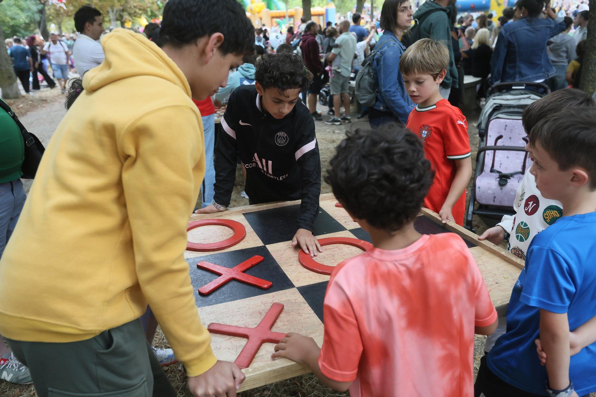 En imágenes: Las campas de Olarizu se llenan de fiesta