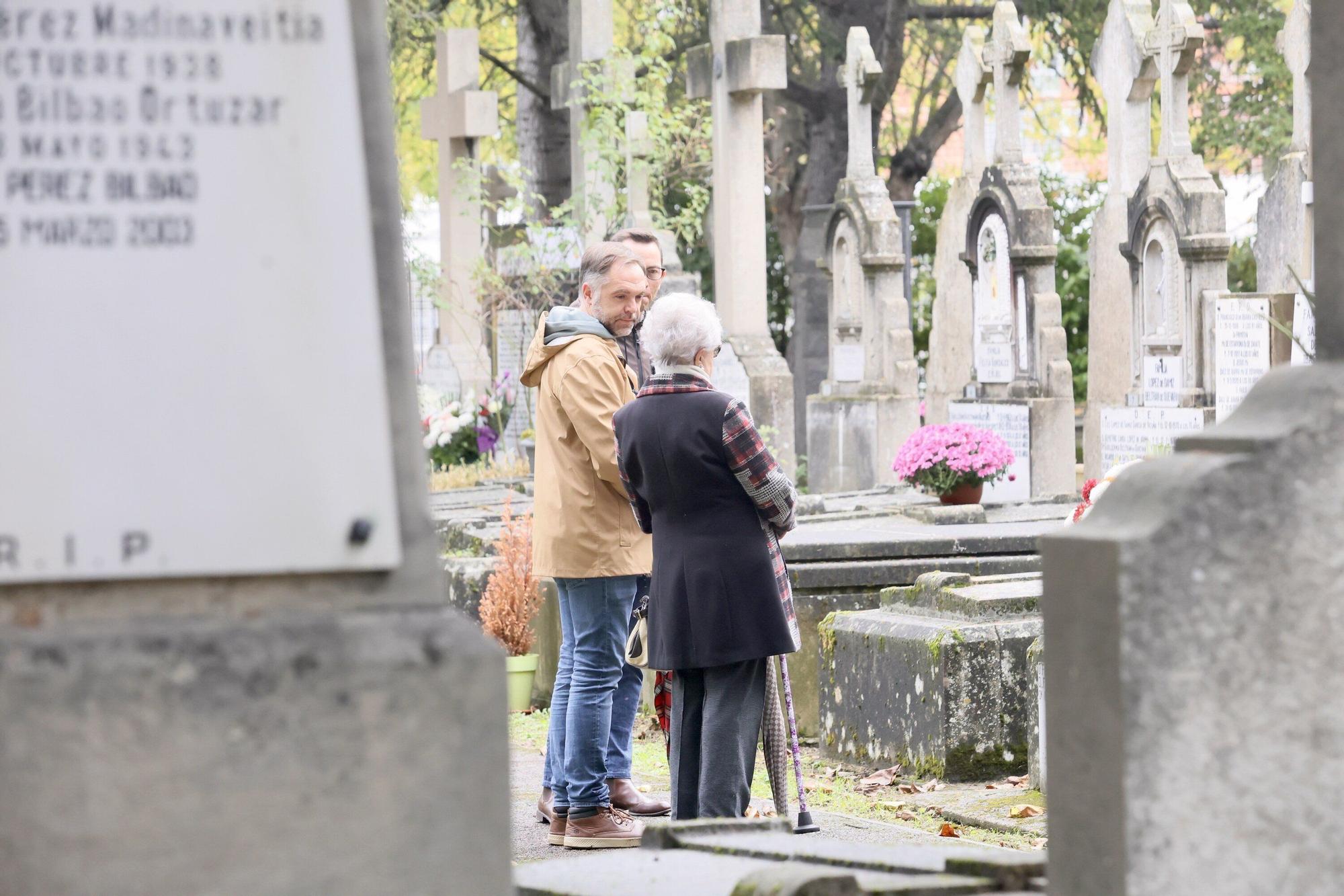 En imágenes: Vitoria muestra sus respetos en el día de Todos los Santos