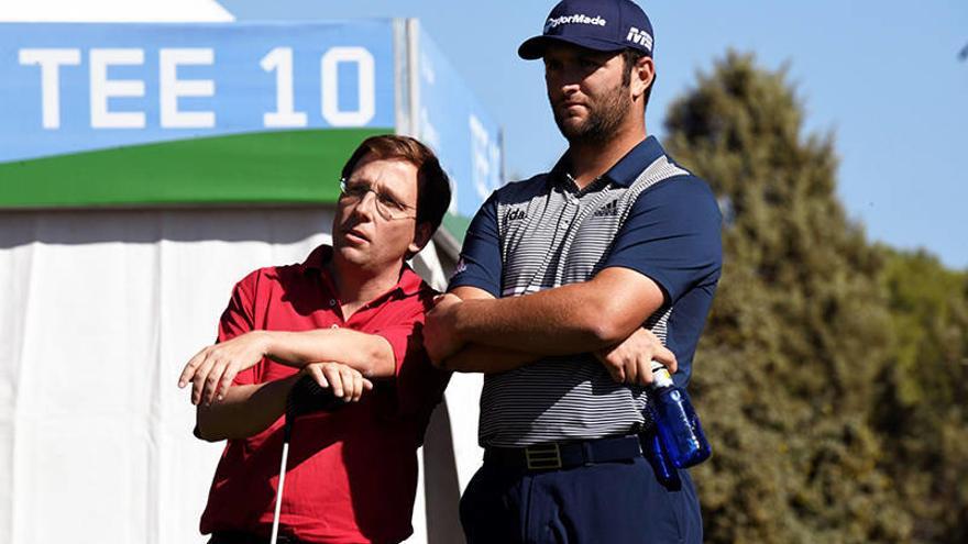 Jon Rahm recibió ayer la visita del alcalde de Madrid, José Luis Martínez-Almeida.Foto: Efe