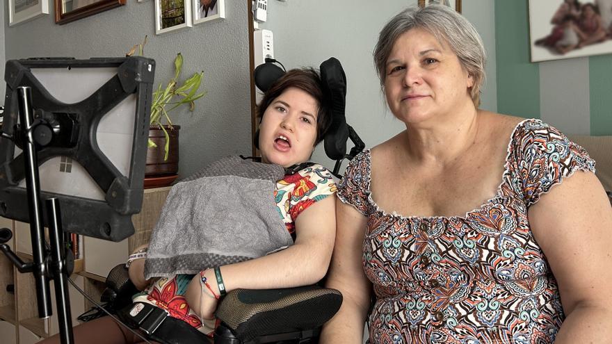 Elsa Ibáñez, la niña que fue el primer caso con ELA infantil en España, ha llegado a la universidad