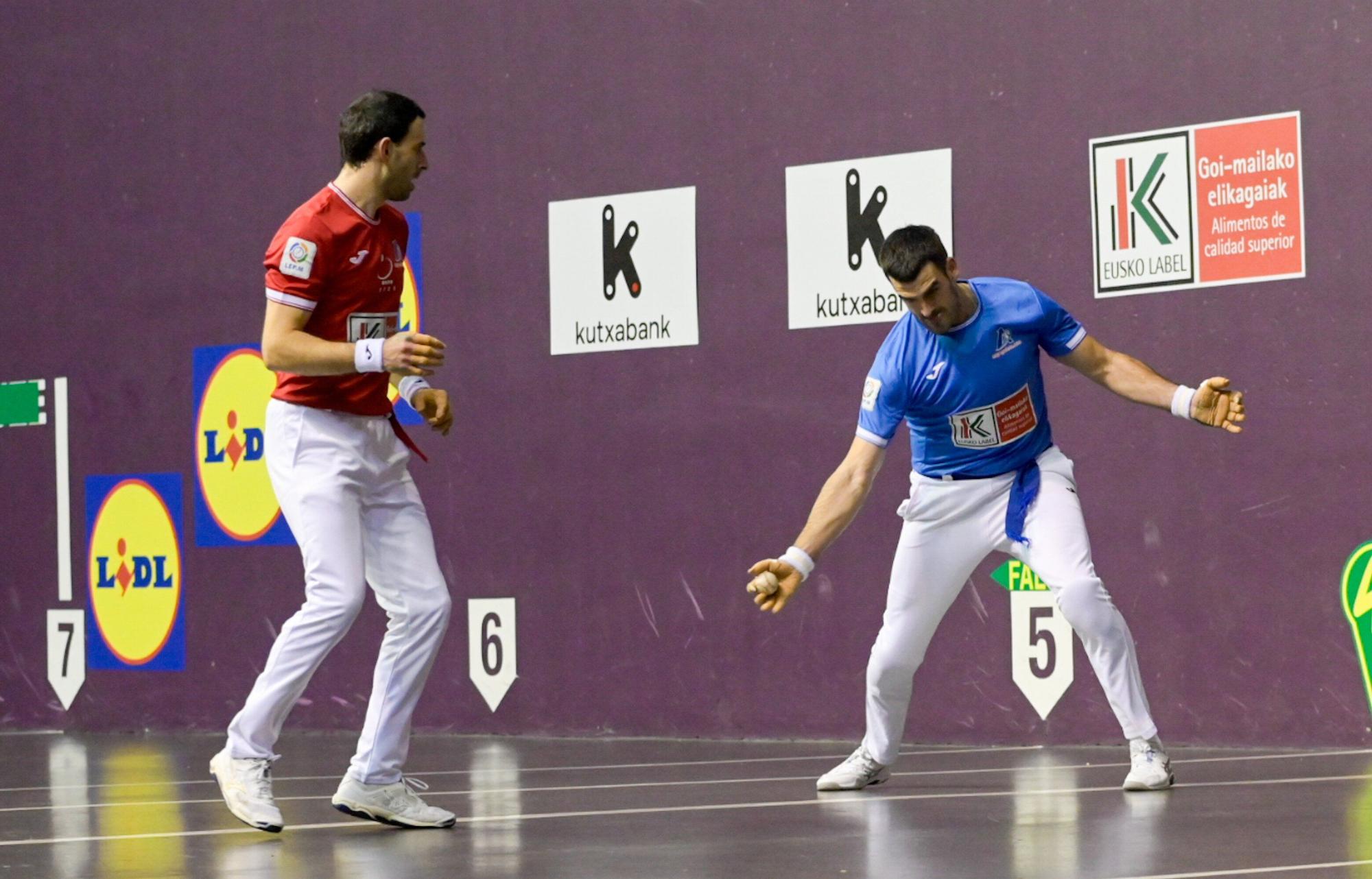 Jokin Altuna se lleva el bronce del Cuatro y Medio tras derrotar a Joseba Ezkurdia en Arrasate.