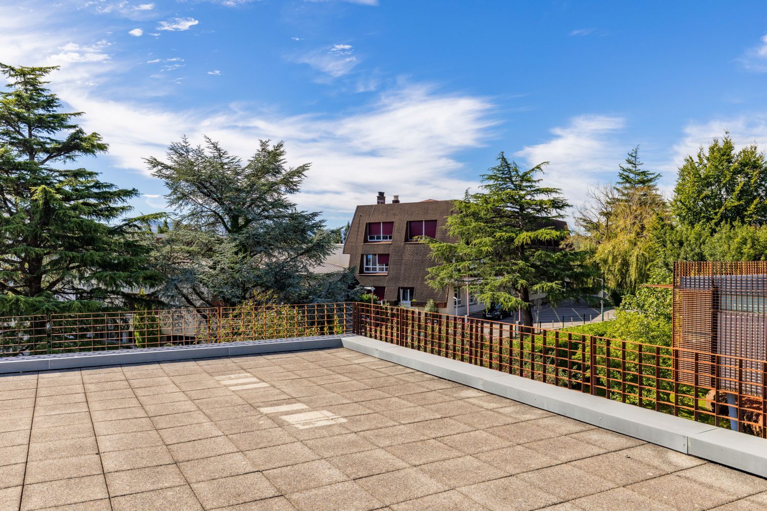Exclusiva Villa Bifamiliar en venta en un paraíso, ubicada en el Alto de Zorroaga, en San Sebastián