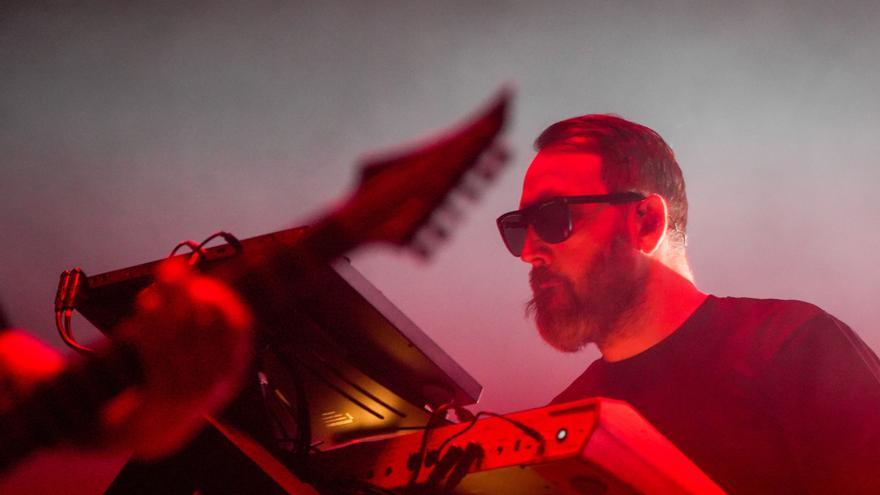 Carpenter Brut marca la despedida de Mendizabala