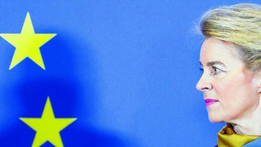 La presidenta de la Comisión Europea, Úrsula von der Leyen, durante un acto oficial en Bruselas, Bélgica, el pasado mes de diciembre. Foto: Efe