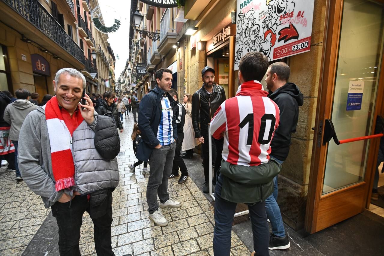 Las aficiones de la Real y Athletic ya juegan en la Parte Vieja