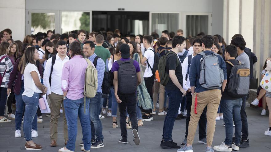 Hasta 4.807 estudiantes de 1º empiezan sus estudios en la UPNA y en la UN