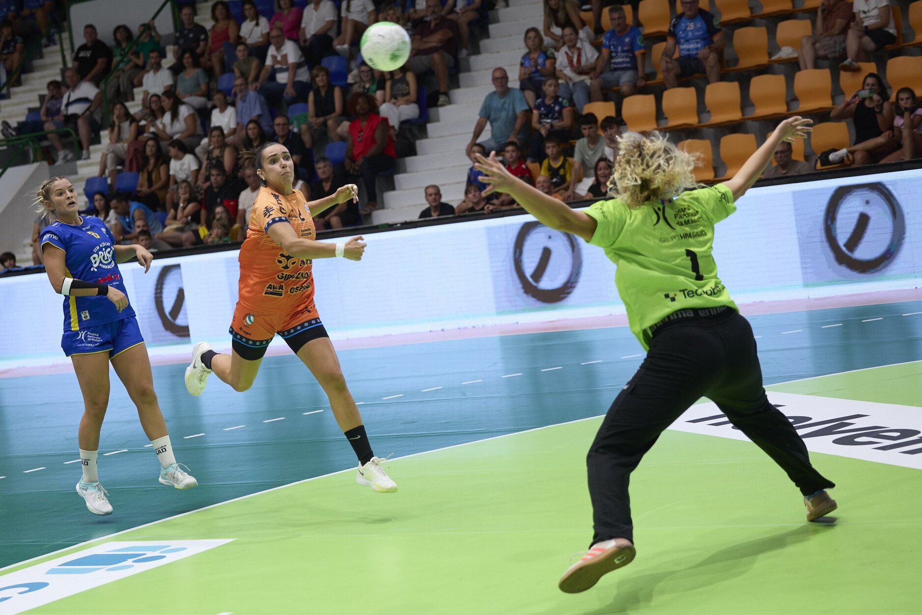 Fotos de las semifinales de la Supercopa Ibérica de balonmano en Anaitasuna