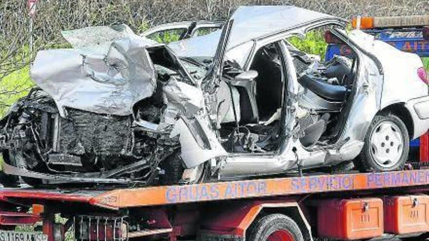 Un matrimonio de Lasarte-Oria fallece en una colisión frontal mientras cuidaba de su nieta