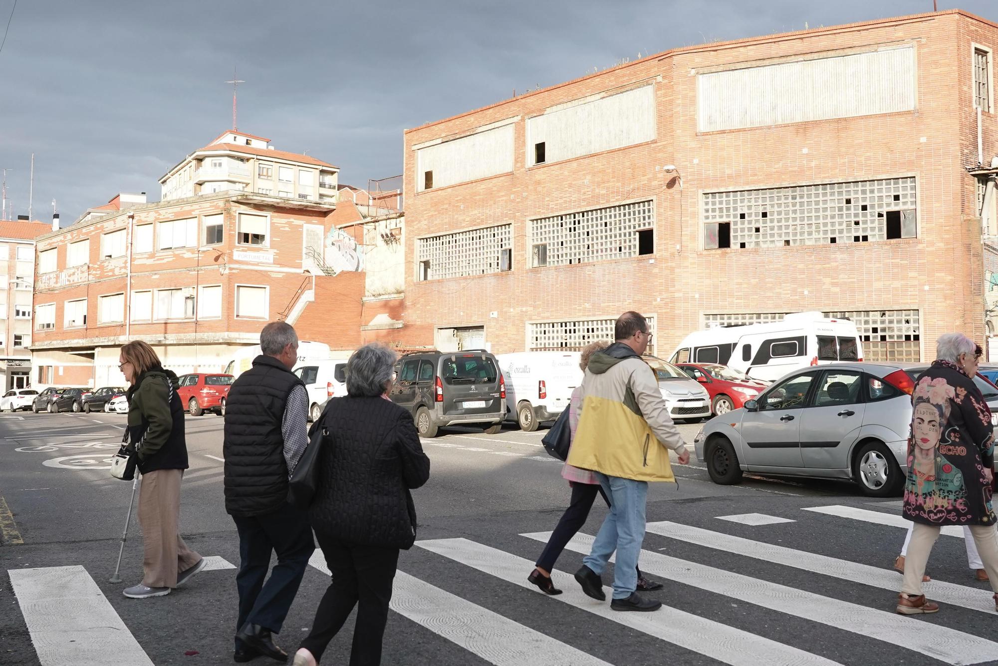 En imágenes: desalojan una fábrica abandonada de Portugalete