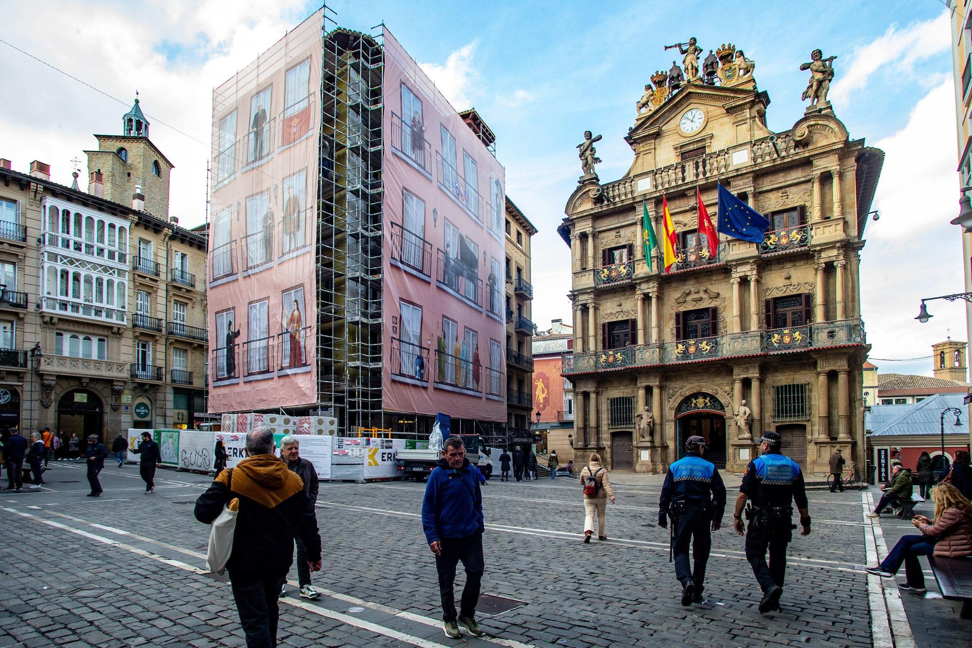 “Pamplona, con Nombre Propio”: 19 personajes en los balcones de Casa Seminario