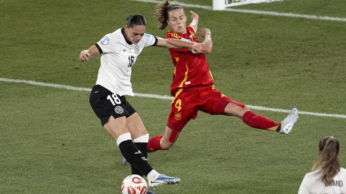 Irene Paredes, en la semifinal ante Alemania.