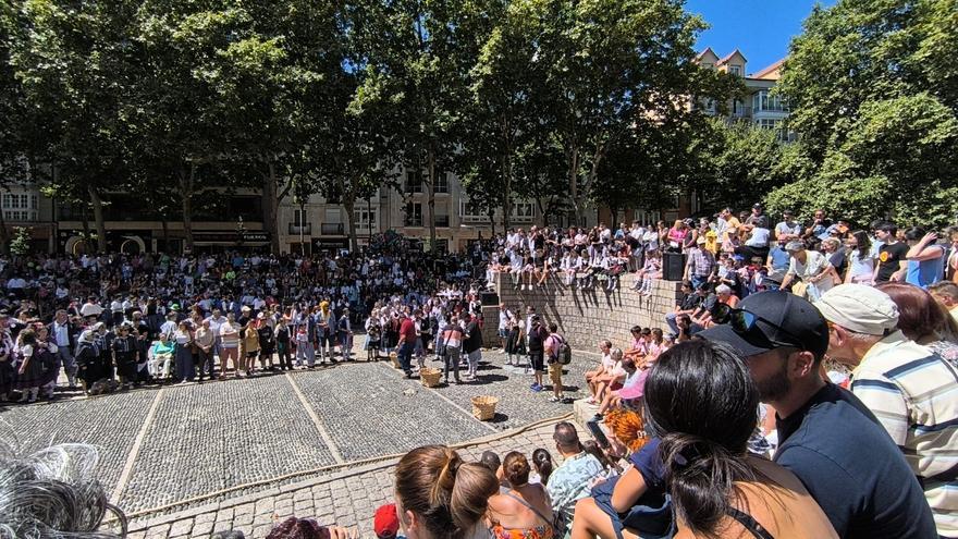 El Pleno del Ayuntamiento de Vitoria descarta efectuar un estudio sobre el estado de conservación de la plaza de los Fueros