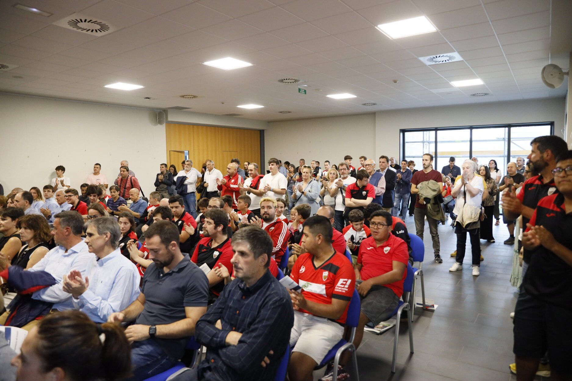 En imágenes: un canto a lo más cercano desde Derio en los DEIA Laboral Kutxa Hemendik Sariak