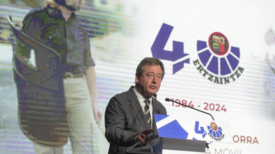 Zupiria pide “estudiar más” para tener una Ertzaintza preparada