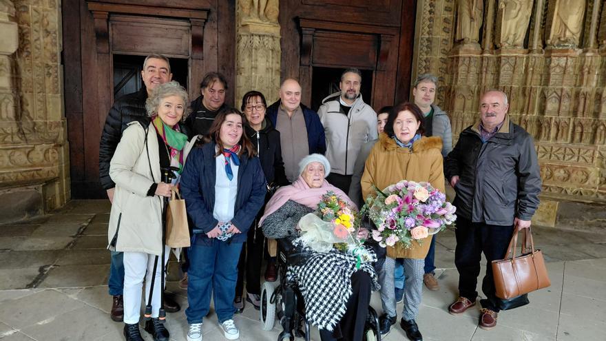 Polonia Santana, los 100 años de la vendedora de pastas de la Plaza del Mercado de Eibar